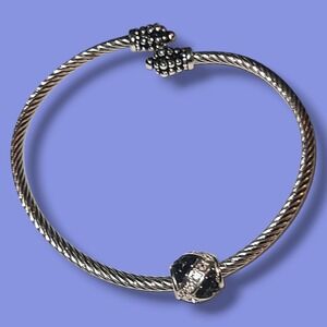 Silver‎ Tone Open Cable Bangle Bracelet Caviar Ends Black Enamel Rhinestone Bead